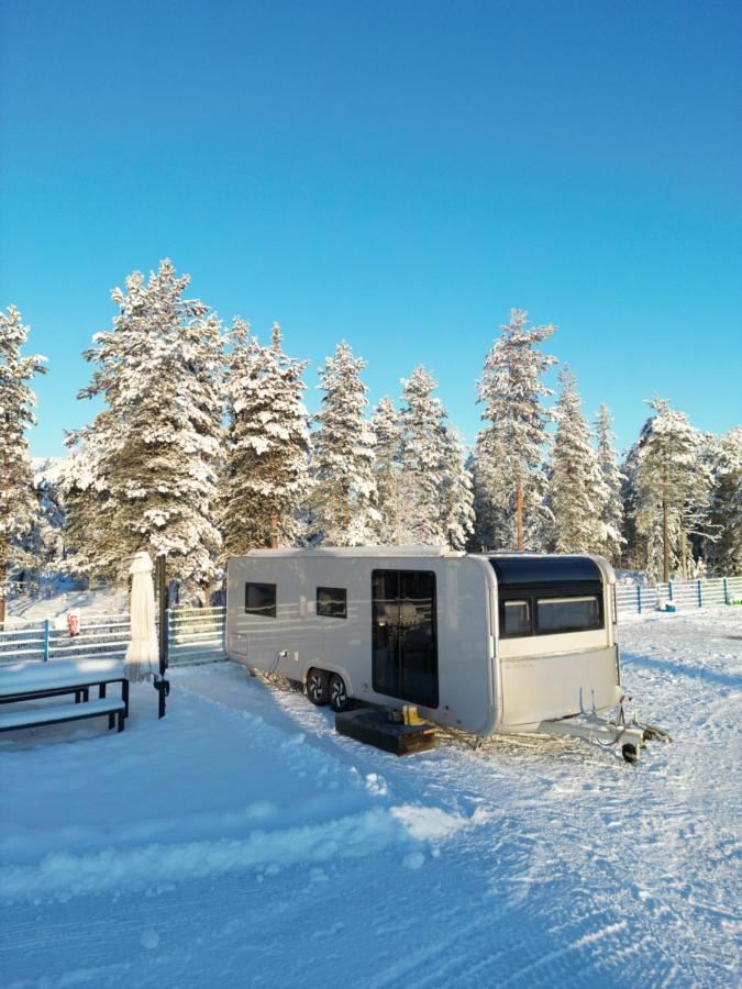 Santa'S Luxury Trailer Hotel Rovaniemi Exterior photo